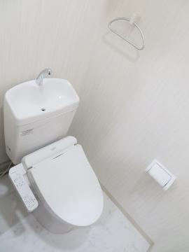 トイレ　シャワー付トイレ