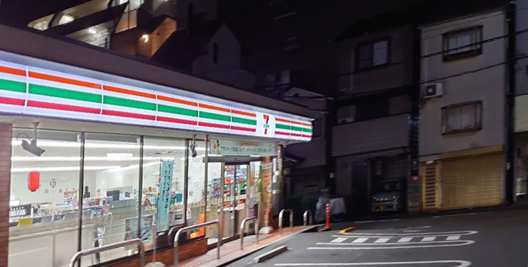 コンビニ　セブンイレブン 京都油小路九条店（コンビニ）まで114m