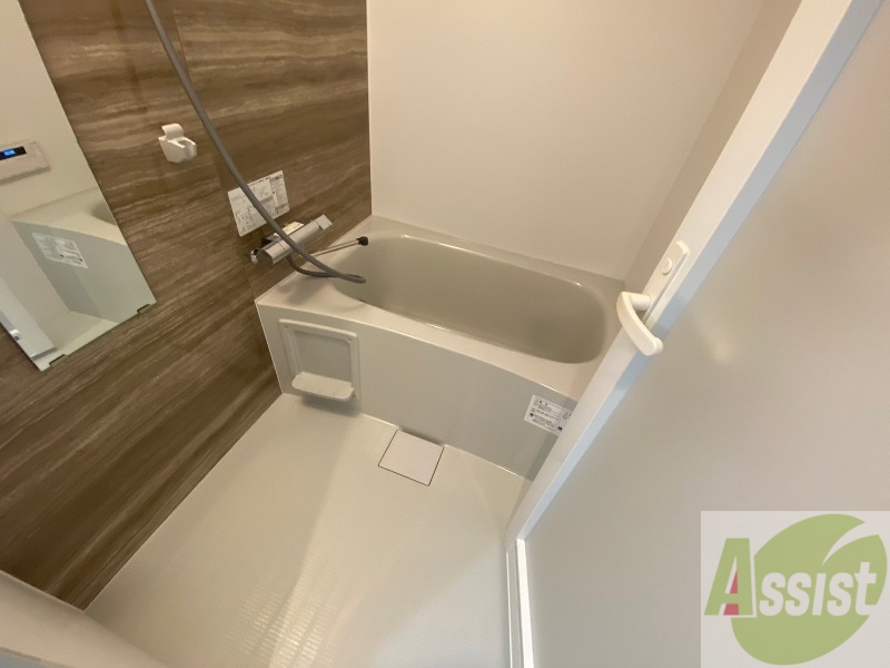 バス・シャワールーム　お風呂になります。一日の疲れを癒してくださいね。