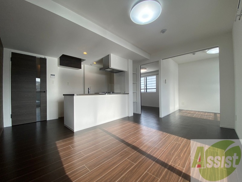 居室・リビング　広くてきれいなリビングです！快適に過ごせそうですね。