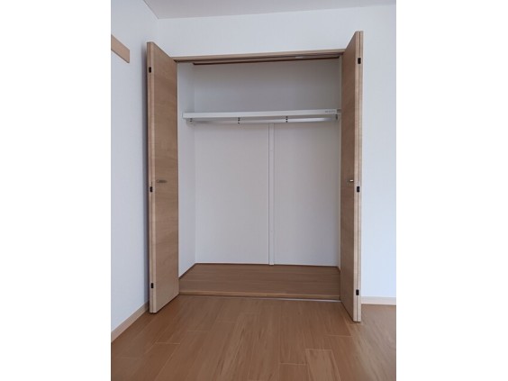 収納　各部屋に収納あります