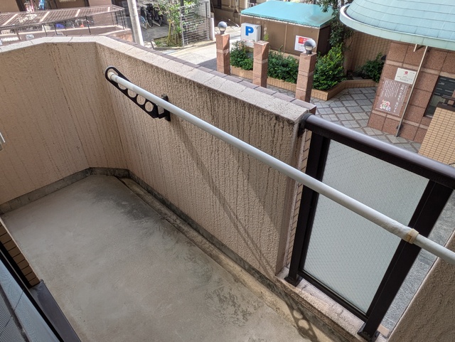 バルコニー　清掃前、参考写真