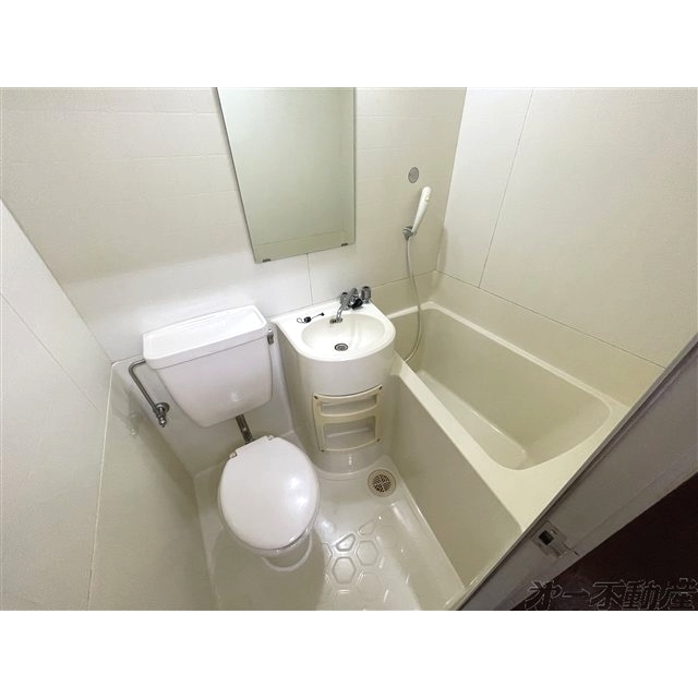 バス・シャワールーム　バスルーム