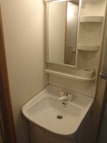 洗面設備　同物件別号室の写真です。