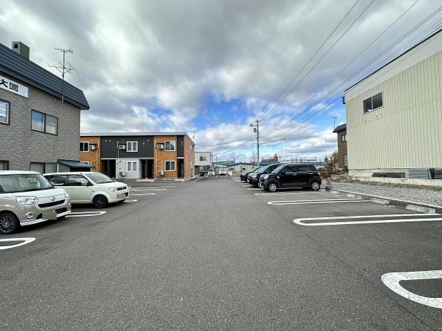 駐車場　駐車場