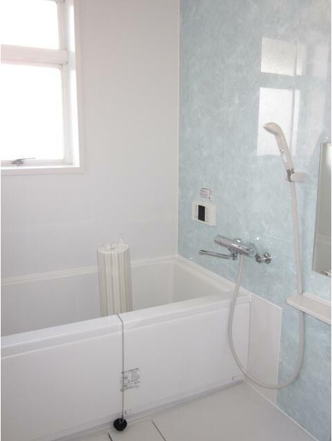 バス・シャワールーム　ご家族や長時間入浴に便利な追い炊き機能付きです♪