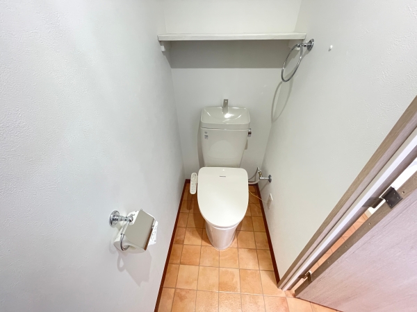 トイレ　温水洗浄付きのトイレです！