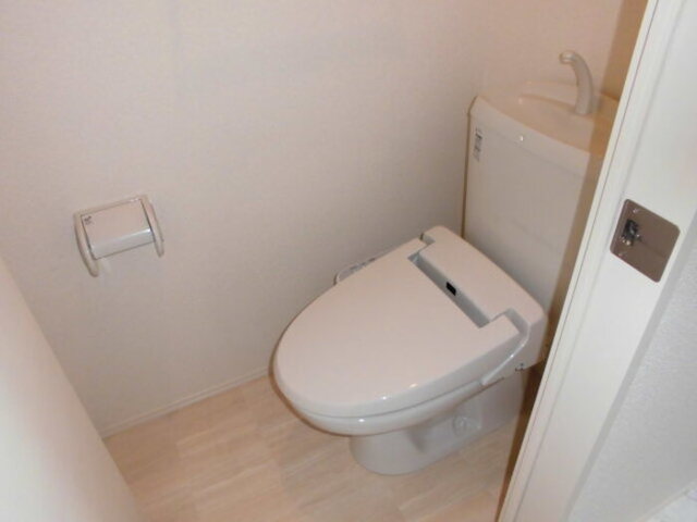 トイレ　温水洗浄暖房便座