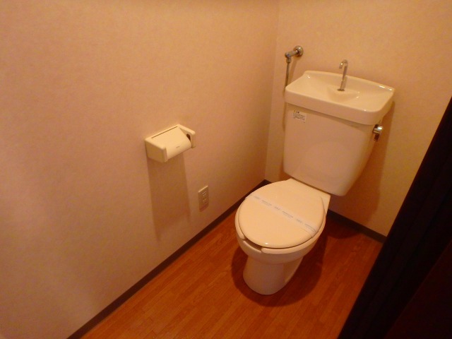 トイレ　他号室のお写真です。参考にご覧ください。