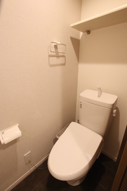 トイレ　★別室参考写真です。機能付き便座で毎日快適に過ごせます♪