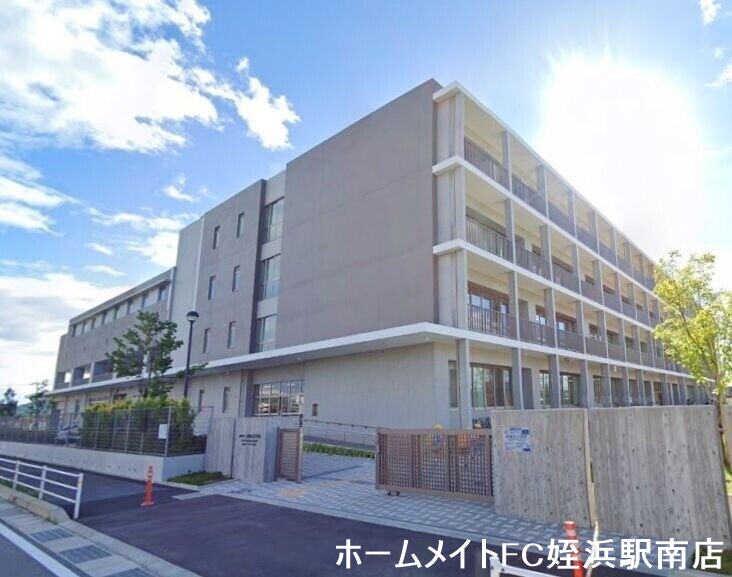 小学校　福岡市立西都北小学校（小学校）まで802m