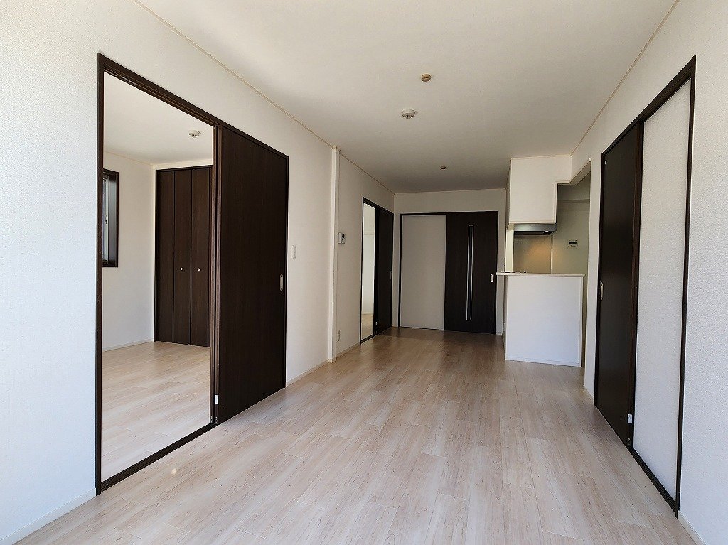 その他設備　振分け寝室　リビングの動線　ＴＶモニターフォン