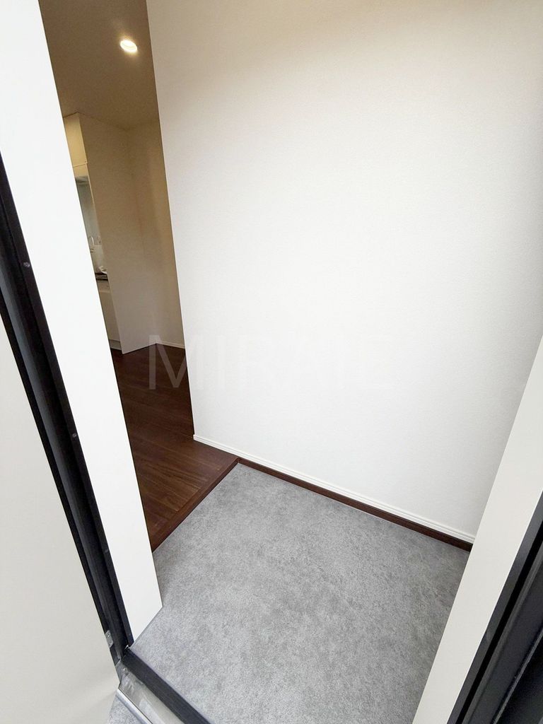 玄関　同シリーズ施工