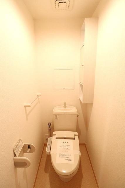 洗面設備　温水洗浄便座