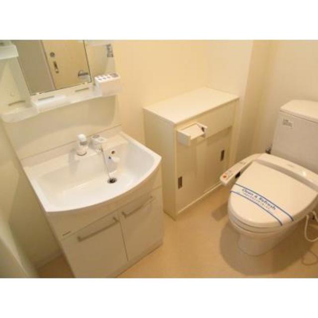 洗面設備　※写真は同タイプ住戸です。