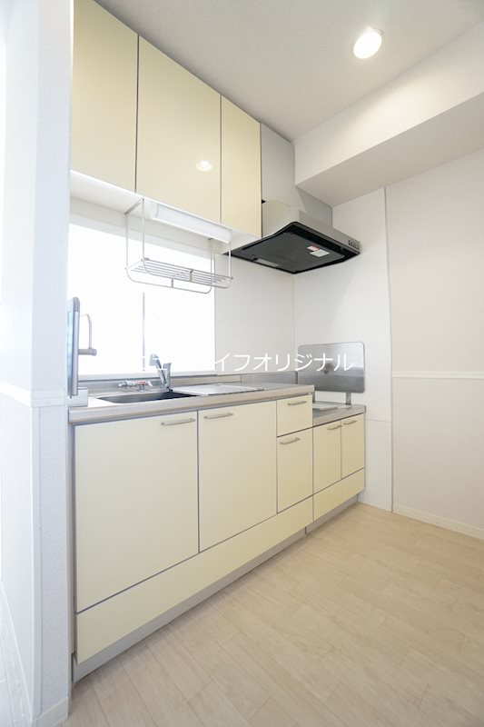 キッチン　コンロは設置幅・ガスの種別を確認の上、ご用意下さい。