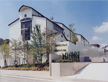 幼稚園・保育園　三田こばと保育園（幼稚園・保育園）まで427m