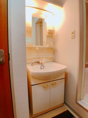 洗面設備　便利なシャワータイプです☆