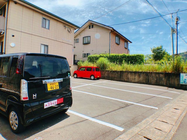 駐車場　縦列２台無料です＾＾