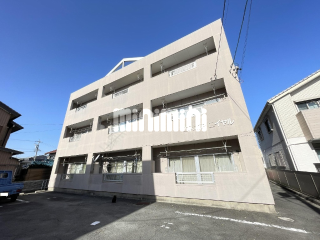 建物外観　鉄骨造のマンションです