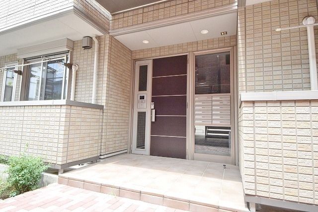 エントランス　★エントランスは安心のオートロック付きです★