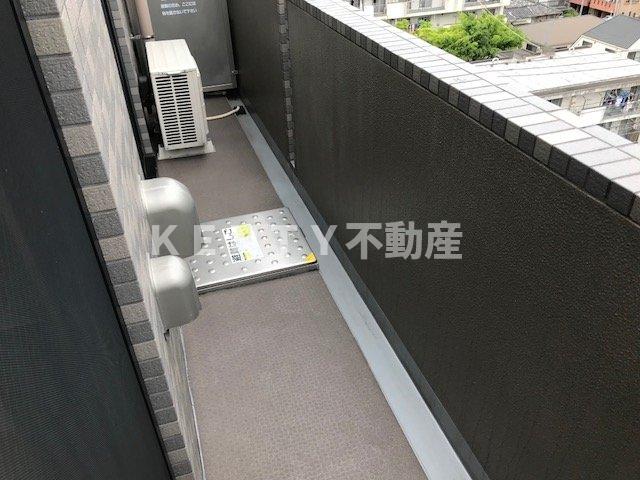 バルコニー　開放的で明るい空間を演出してくれるバルコニーです