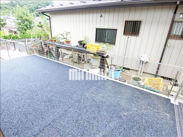 庭　１階には専用庭、２階にはベランダがあります。