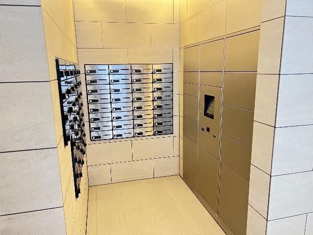 その他共有部分　宅配ボックスもあります♪
