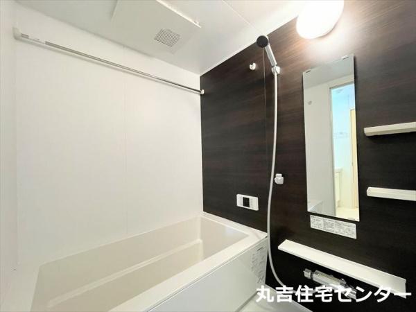 バス・シャワールーム　※写真は反転タイプの305号室