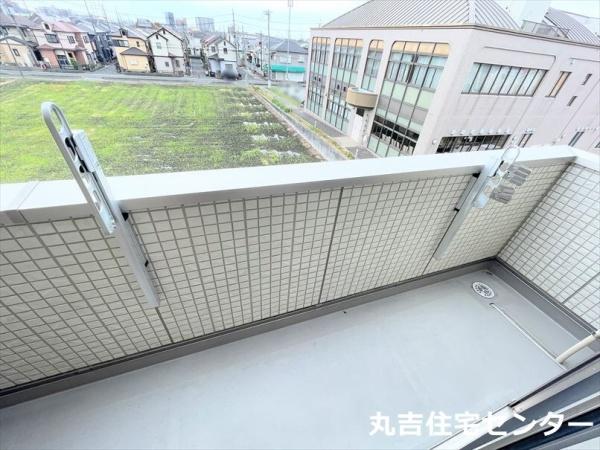 バルコニー　※写真は反転タイプの305号室