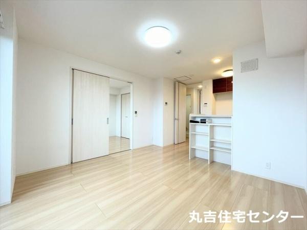 居室・リビング　※写真は反転タイプの305号室