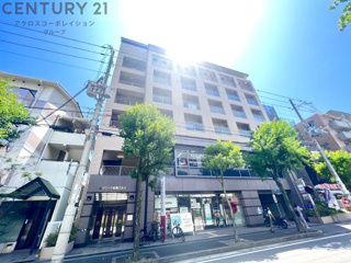 建物外観　オートロックで外部の人間が簡単に出入りできないため安心です。