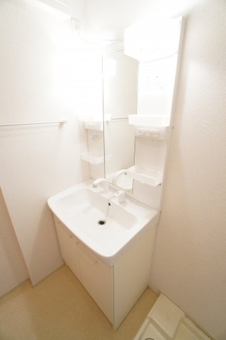洗面設備　※同物件・同タイプの写真です。