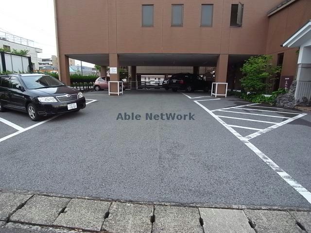 駐車場　駐車場