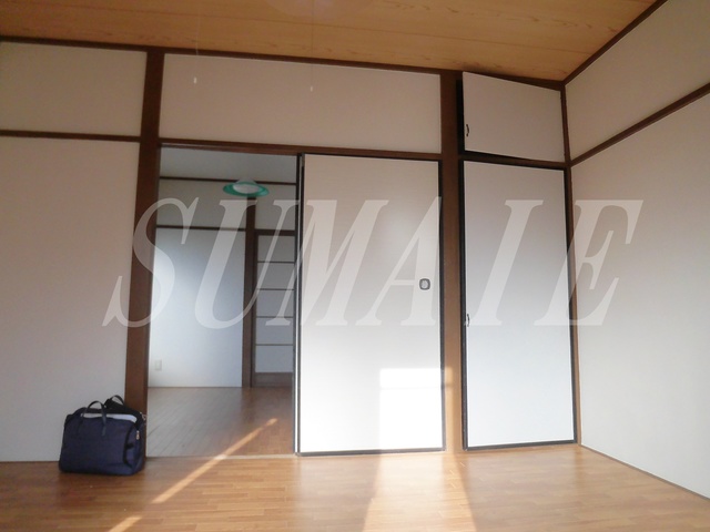 居室・リビング　明るいお部屋
