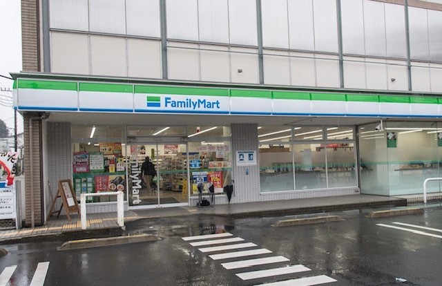 コンビニ　ファミリーマート　世田谷瀬田4丁目店（コンビニ）まで512m