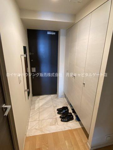 玄関　※別部屋参照写真