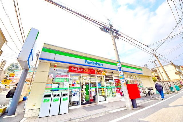 コンビニ　ファミリーマート（コンビニ）まで390m