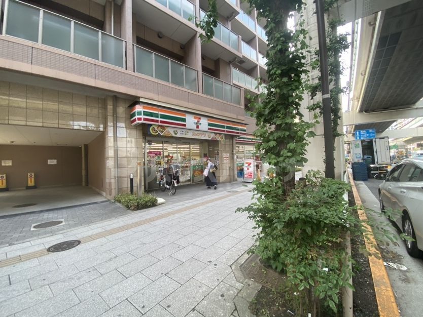コンビニ　セブンイレブン板橋本町駅北店（コンビニ）まで30m