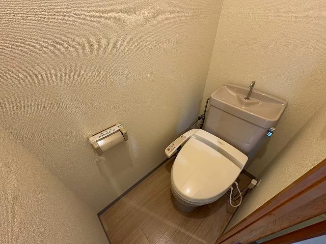 トイレ　別号室の写真