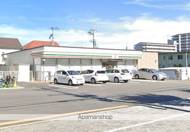 コンビニ　セブンイレブン（コンビニ）まで934m