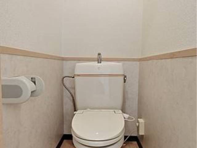 地下鉄御堂筋線 長居駅 徒歩10分 4階建 築56年のトイレ写真