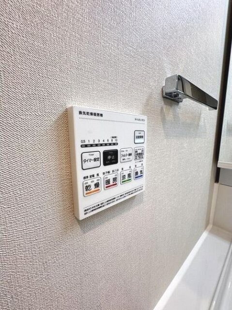 居室・リビング　浴室乾燥機付きです