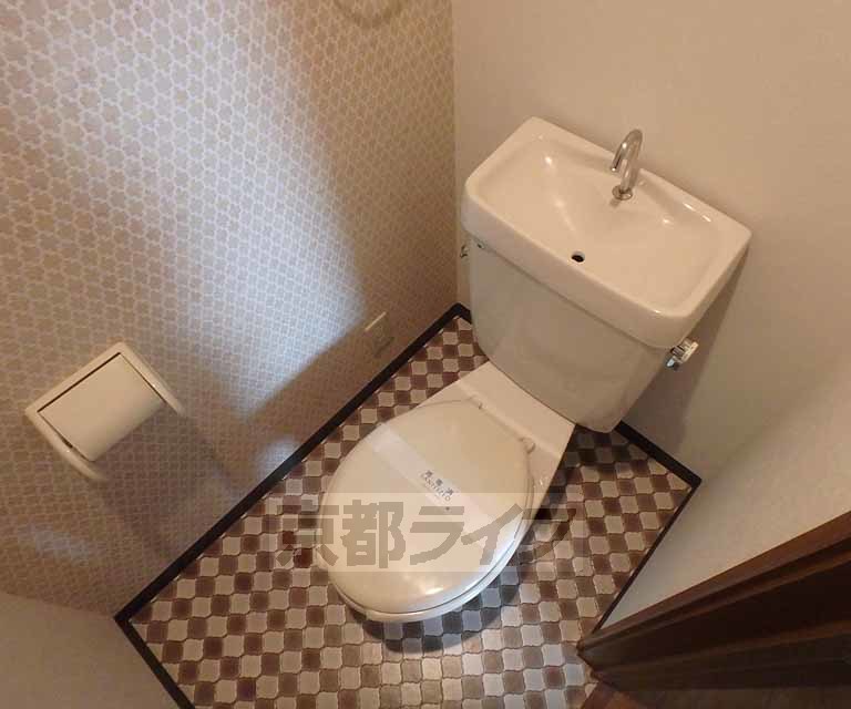 ＪＲ奈良線 木幡駅 徒歩14分 3階建 築31年のトイレ写真