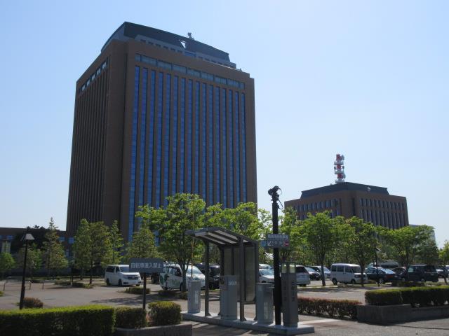 役所　石川県庁（役所）まで424m