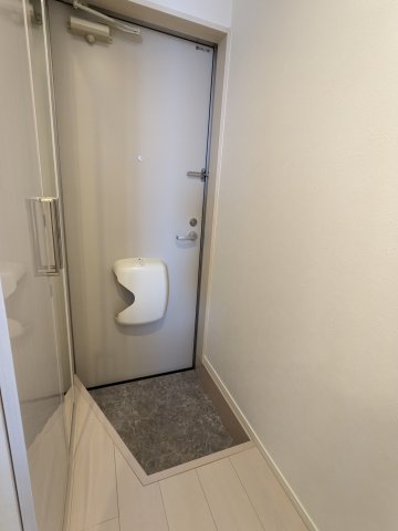 玄関　203号室
