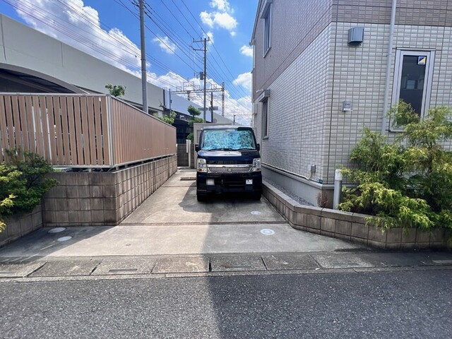 駐車場　駐車場