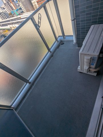 バルコニー　※写真は同じマンションの違う部屋のものになります。