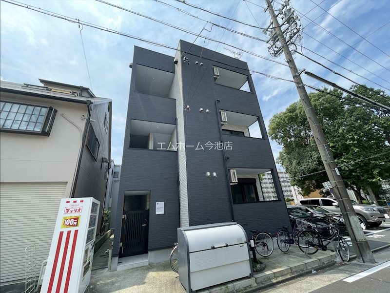 建物外観　外観　オートロック付　光インターネット無料
