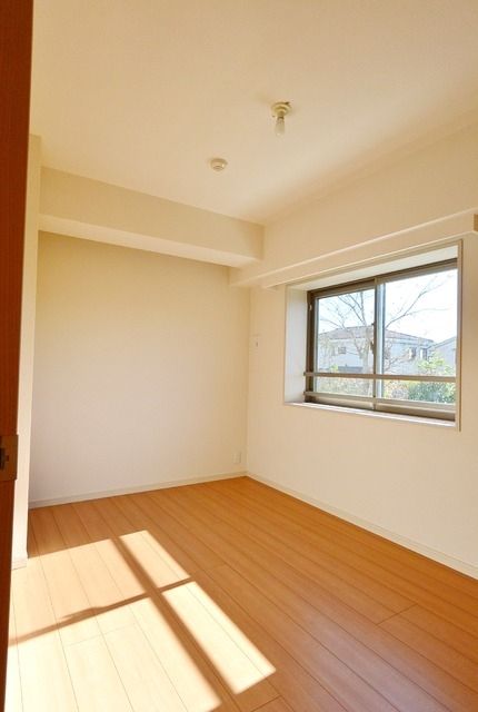 その他部屋・スペース　★ゆったりした5.9帖の洋室です★